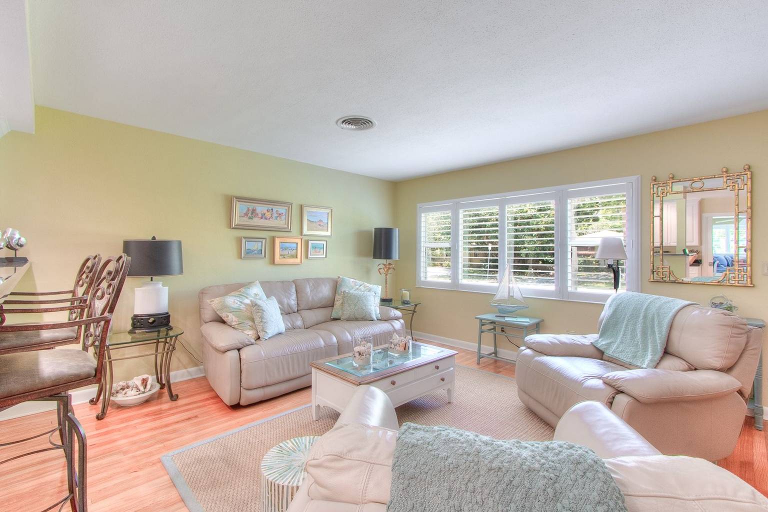 Seahorse Cottage Monthly Beach Rental, Clearwater, Florida Bed and