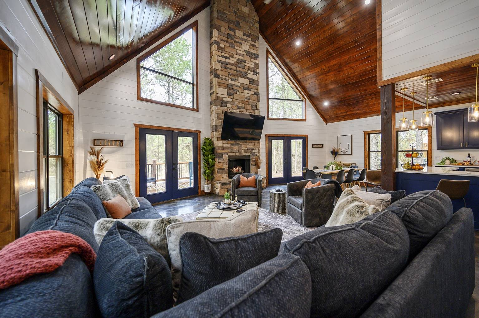 White Tail Retreat, Broken Bow, Oklahoma Bed and Breakfasts Inns