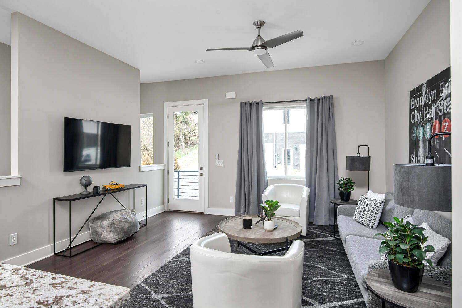 2131 Goodrich Ave 2, Nashville, Tennessee Bed and Breakfasts Inns