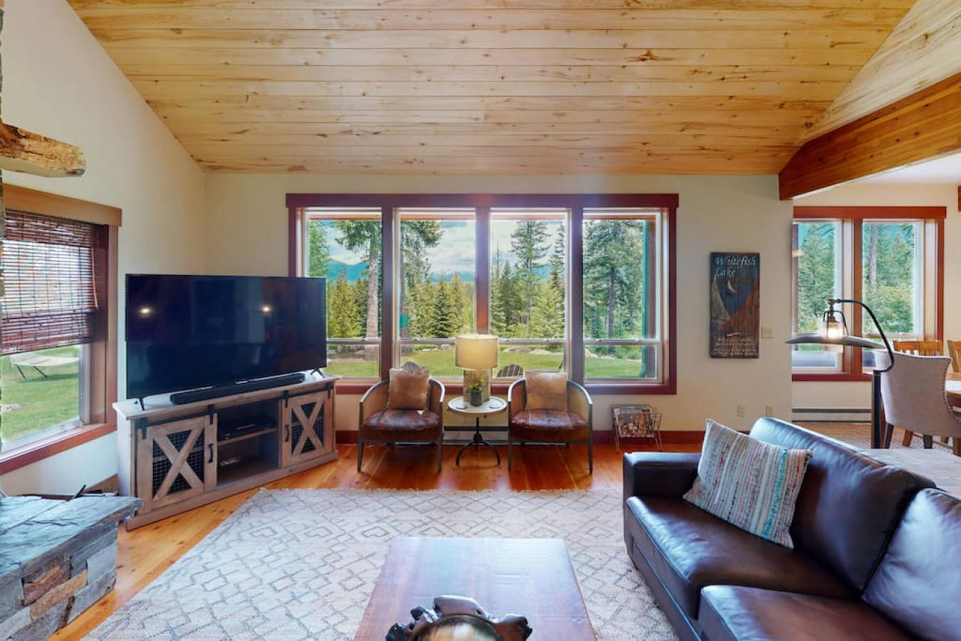 Glorious Montana Haven, Glacier Park view, hot tub, Coram, Montana Bed