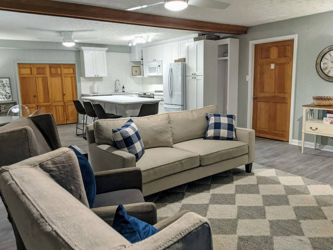 THE LAWRENCEVILLE ESCAPE! NEWLY RENOVATED!!, Lawrenceville, Bed