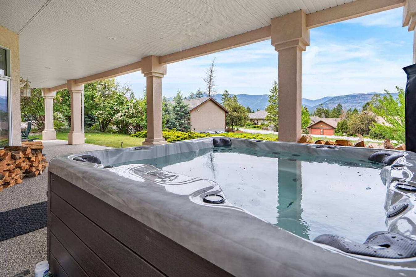 The Mountain Top Private Hot Tub Pool Table , Fairmont Hot Springs