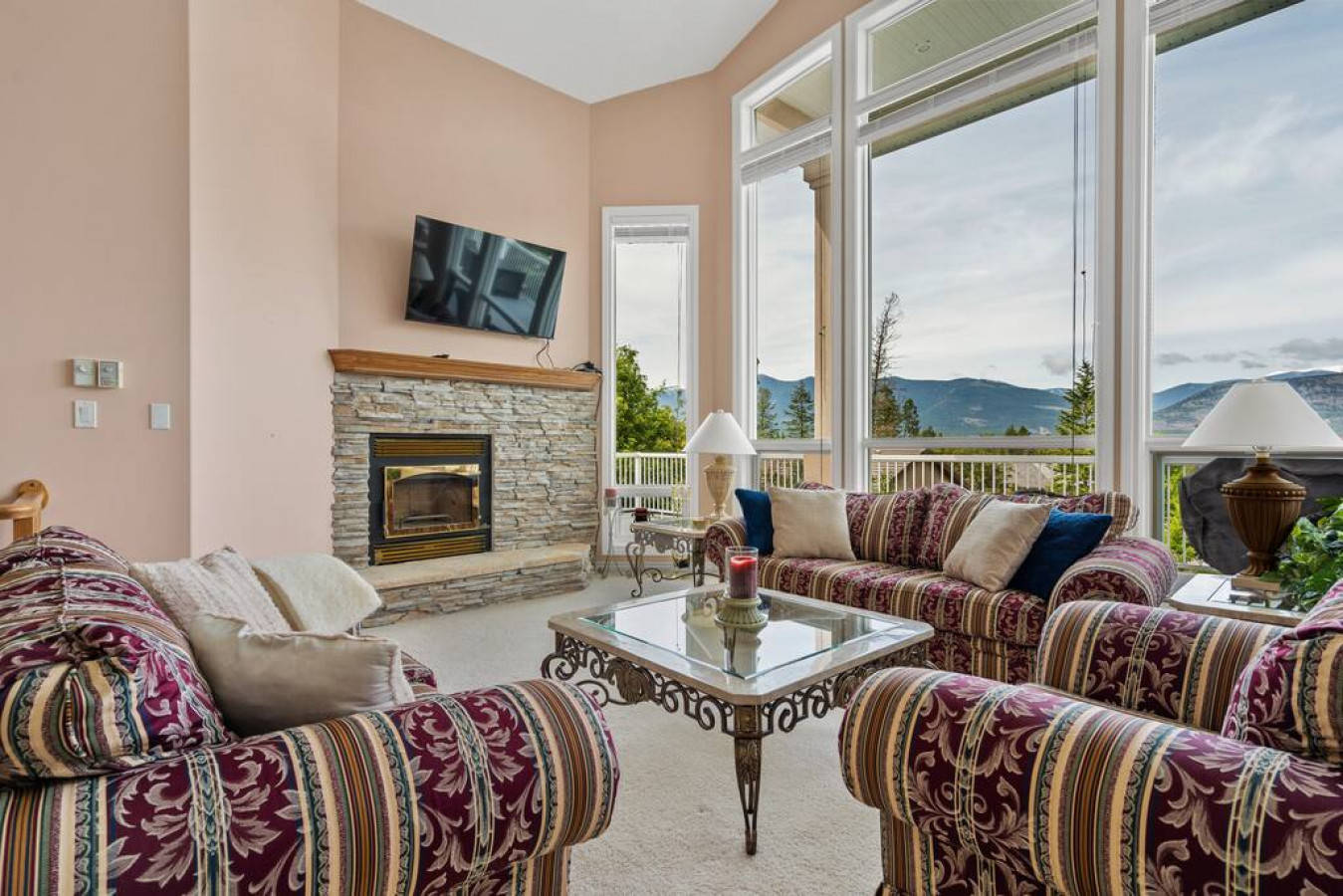 The Mountain Top Private Hot Tub Pool Table , Fairmont Hot Springs