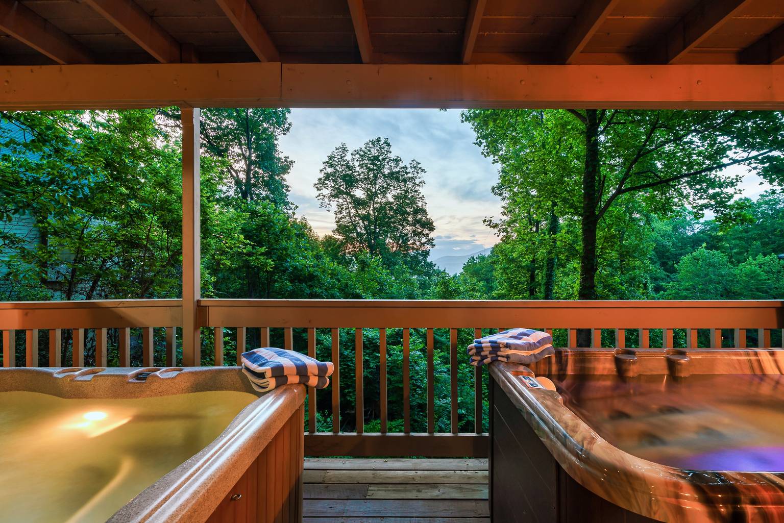Just a Family Lodge, Gatlinburg, Tennessee Bed and Breakfasts Inns