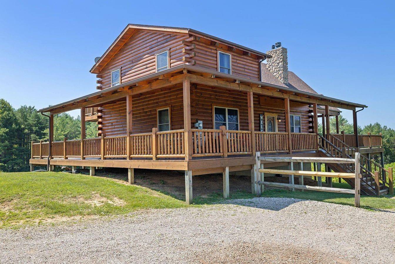 The Lookout (Hocking Hills, OH), Logan, Ohio Bed and Breakfasts Inns