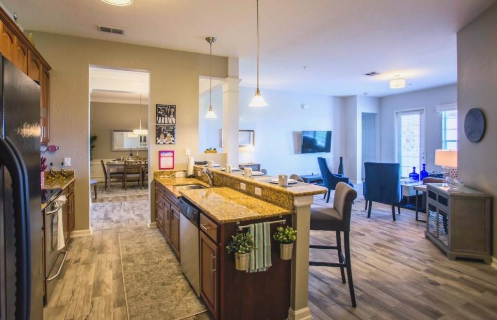 LakeView Penthouse 3 Bedroom In Vista Cay, Orlando, Florida Bed and