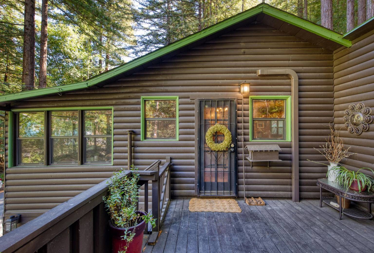 White Rock LodgeIconic 1920s cabin, 2 bdr, close to dntwn, Guerneville
