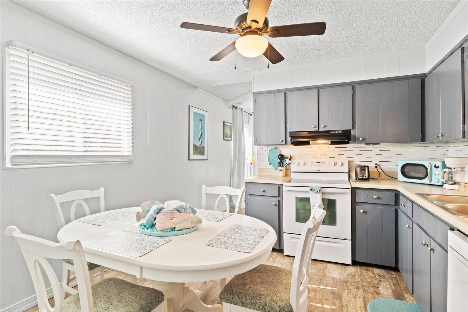 "Beachy" Getaway Wendell, Wendell, NC Bed and Breakfasts Inns