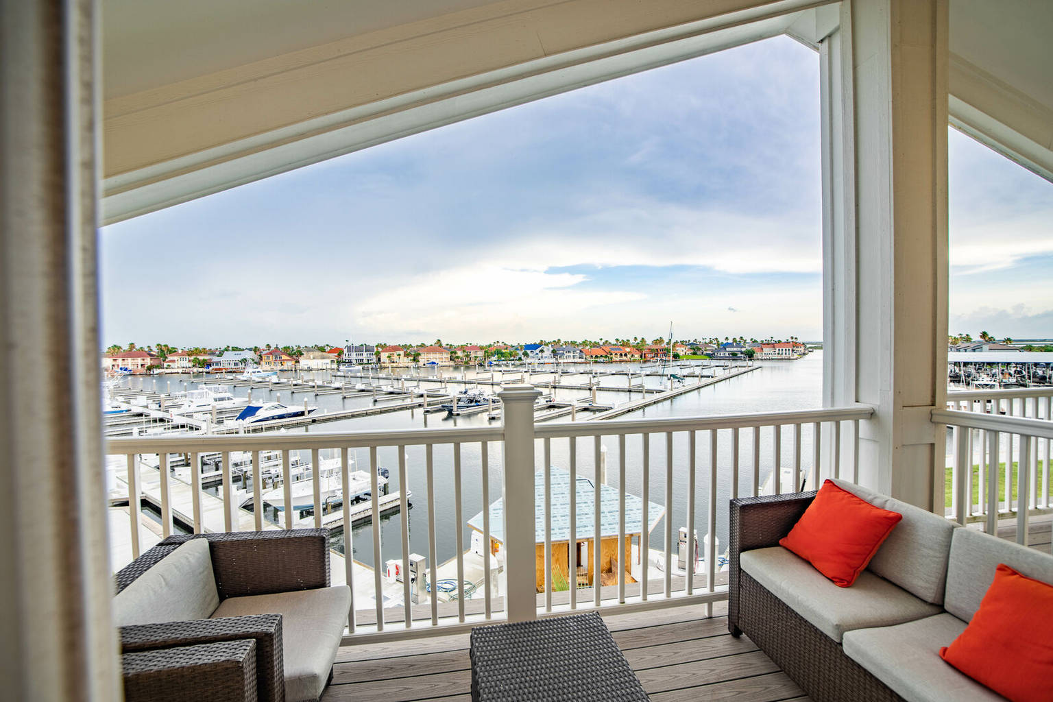 Port Aransas Texas Bed and Breakfast Inn Marina Del Bell WATERFRONT ELEVATOR RENT THE BOAT SLIP