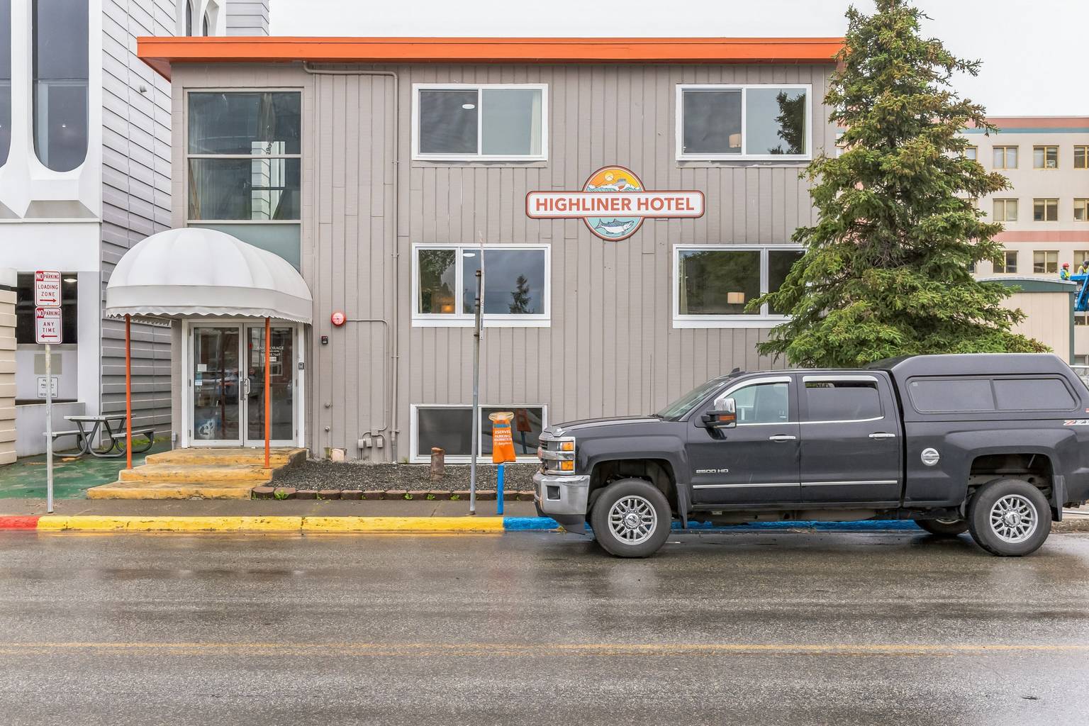 Highliner Hotel Deluxe King Suite 210, Anchorage, Alaska Bed and