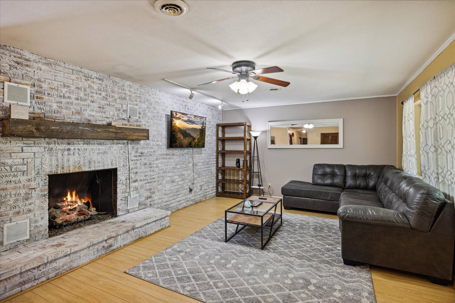 Perfect Family Mountain Retreat, Gatlinburg, Tennessee Bed and