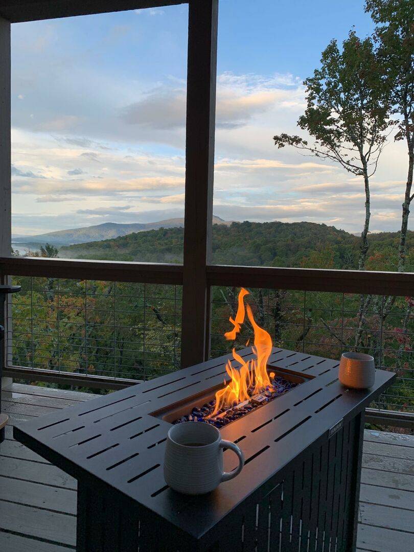 Blowing Rock North Carolina Bed and Breakfast Inn Vistas at Trout Lake