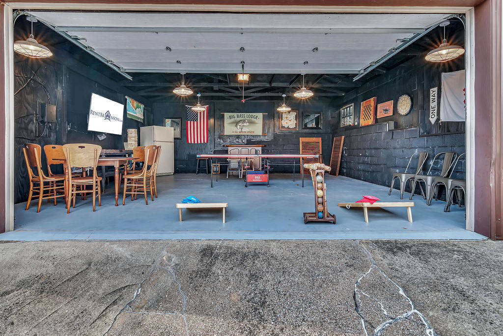 Hollister Missouri Bed and Breakfast Inn Camp Treasure Hunt