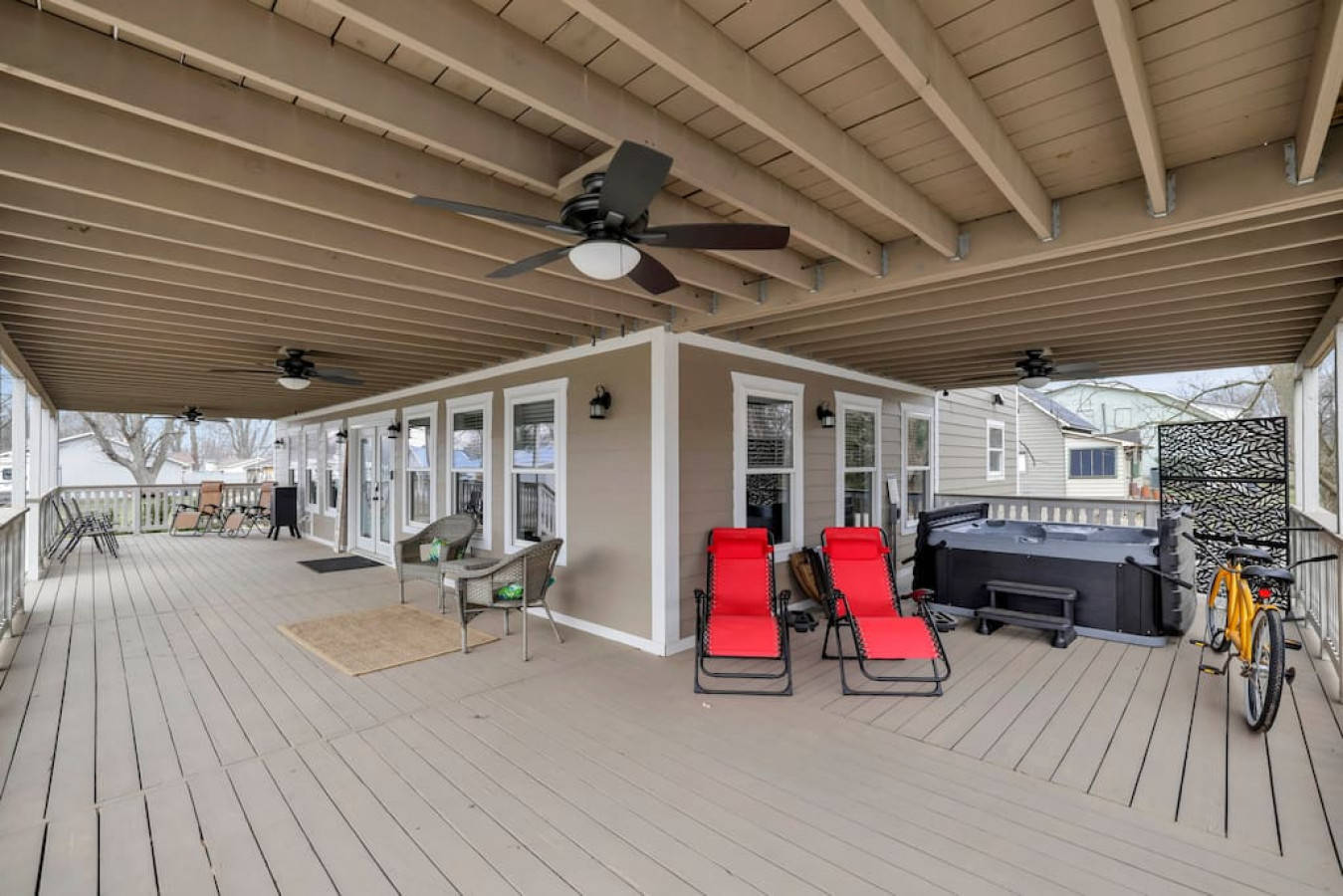 Buckeye Lake Colonial on Crane, Buckeye Lake, Ohio Bed and Breakfasts Inns