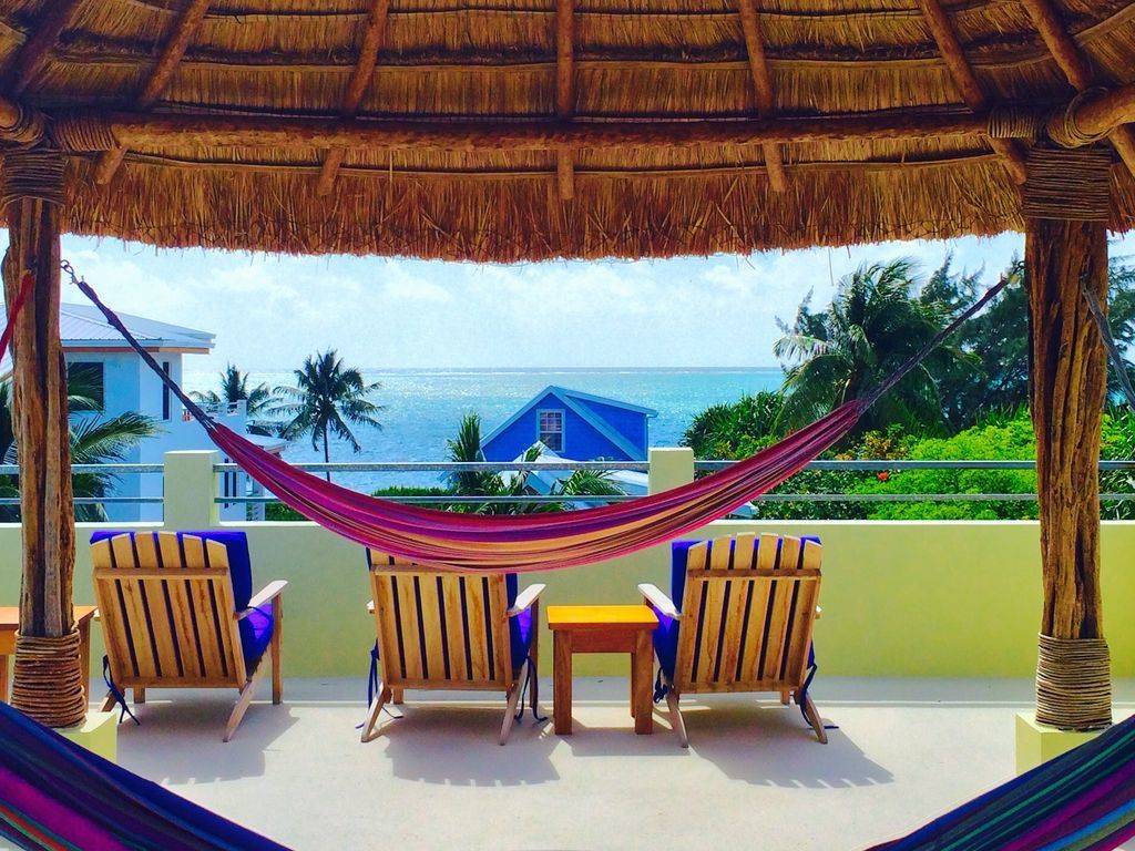 Caribbean Sunrise Villa, Caye Caulker, Belize District Bed and
