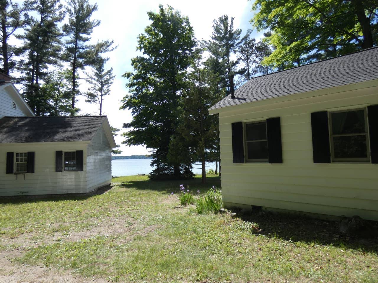 Lakeside Cottage on Torch Lake, Alden, Michigan Bed and Breakfasts Inns