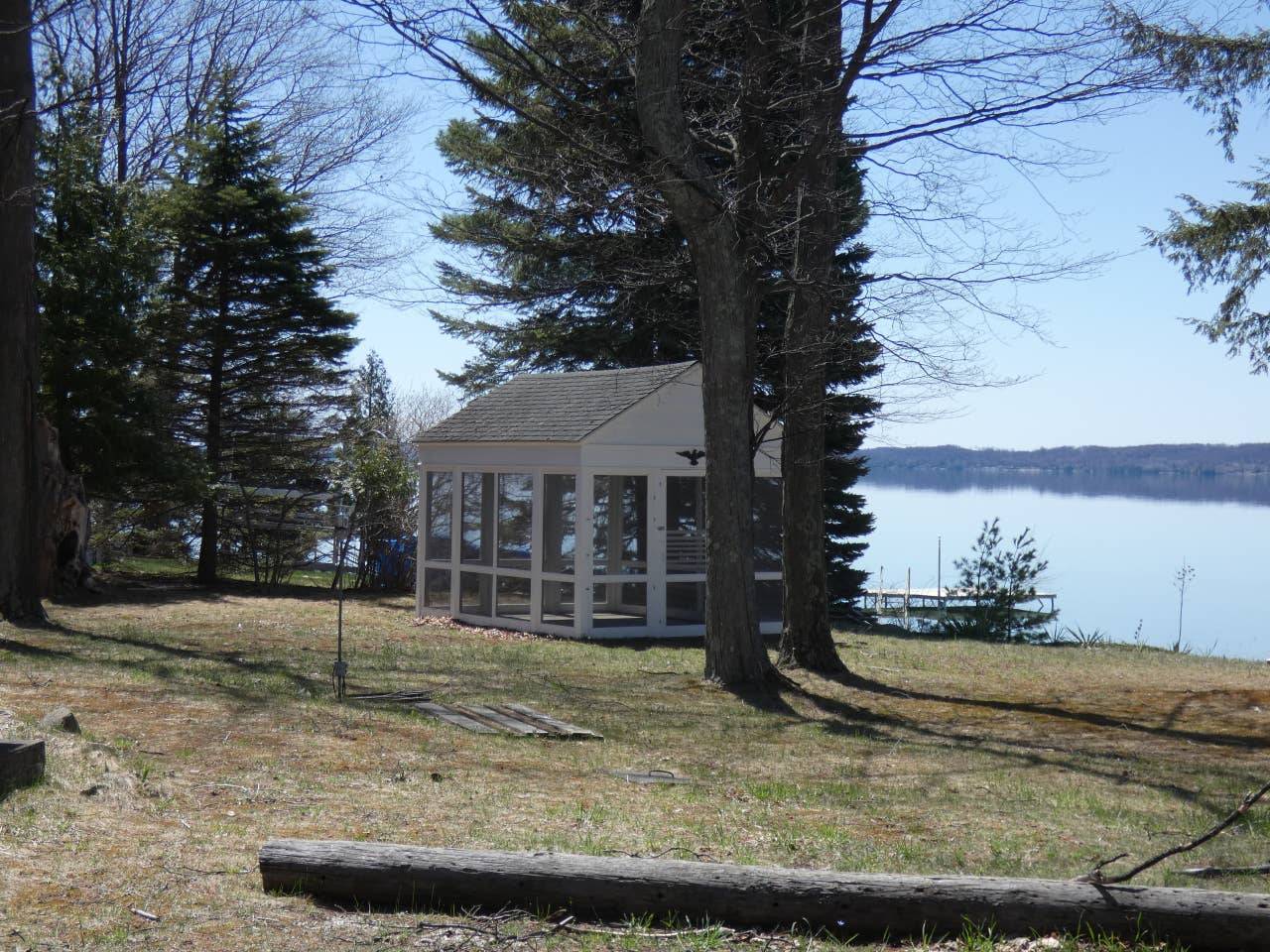 Lake Cottage on Torch Lake, Alden, Michigan Bed and Breakfasts Inns