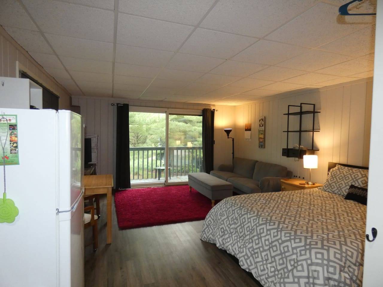 Wind Cliff Studio, Bellaire, Michigan Bed and Breakfasts Inns