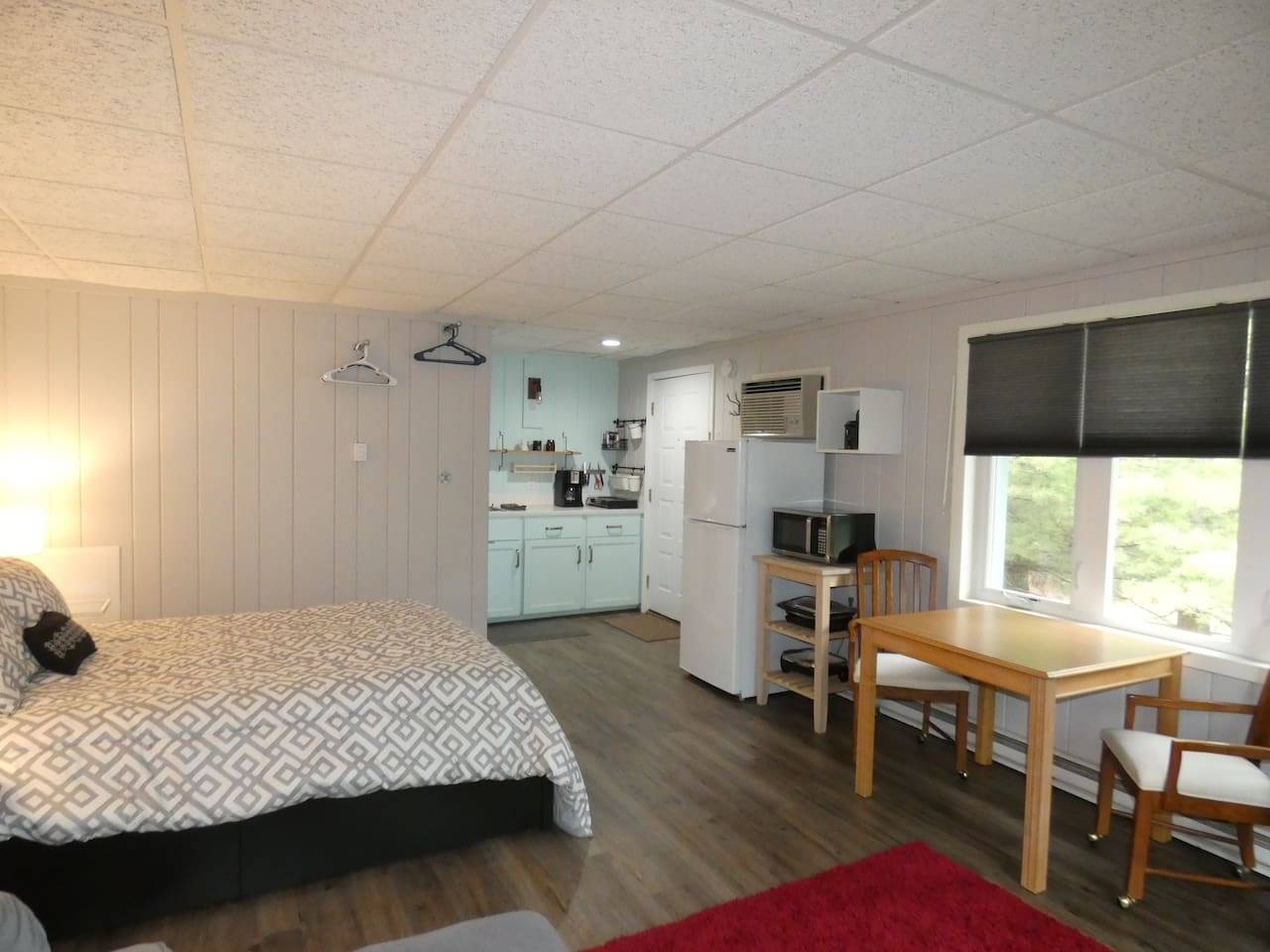 Wind Cliff Studio, Bellaire, Michigan Bed and Breakfasts Inns