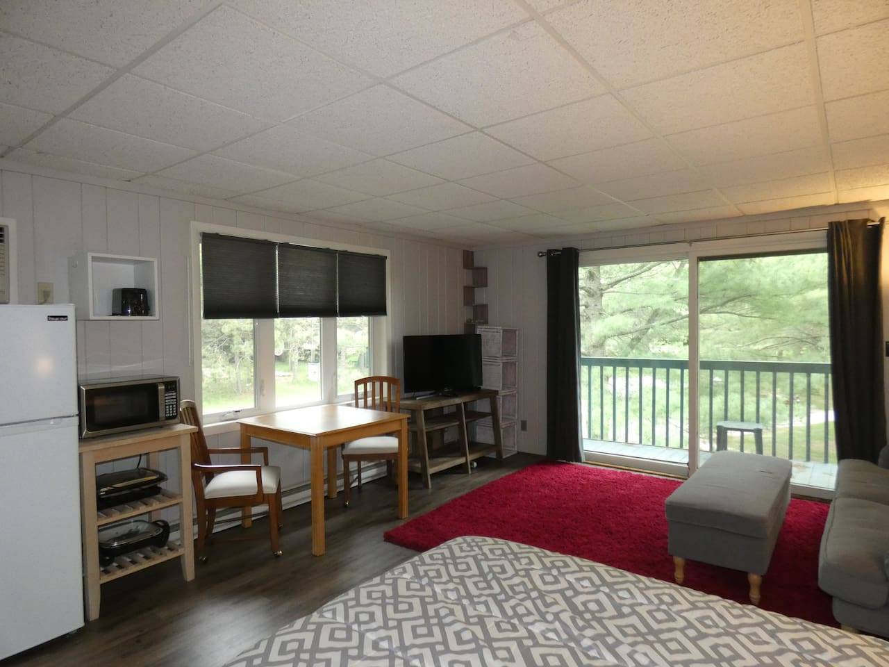 Wind Cliff Studio, Bellaire, Michigan Bed and Breakfasts Inns