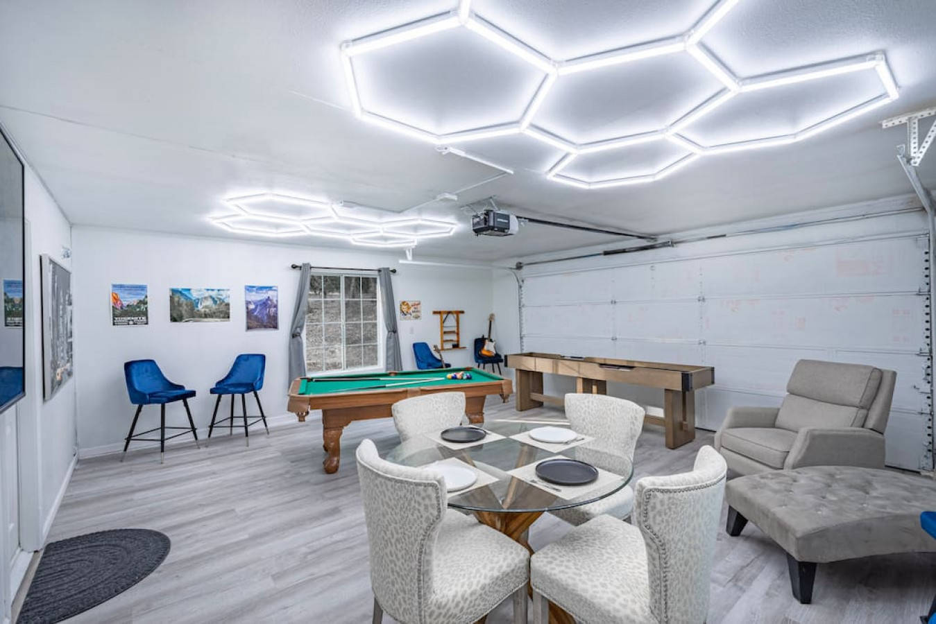 Casa De Anca · Casa De Anca, with classic Game Room, BBQ, Gazebo, Oakhurst, California Bed and