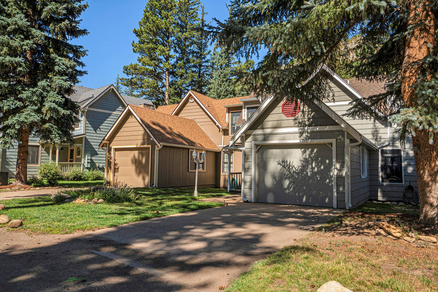 Estes Park Colorado Bed and Breakfast Inn Riverfront Escape