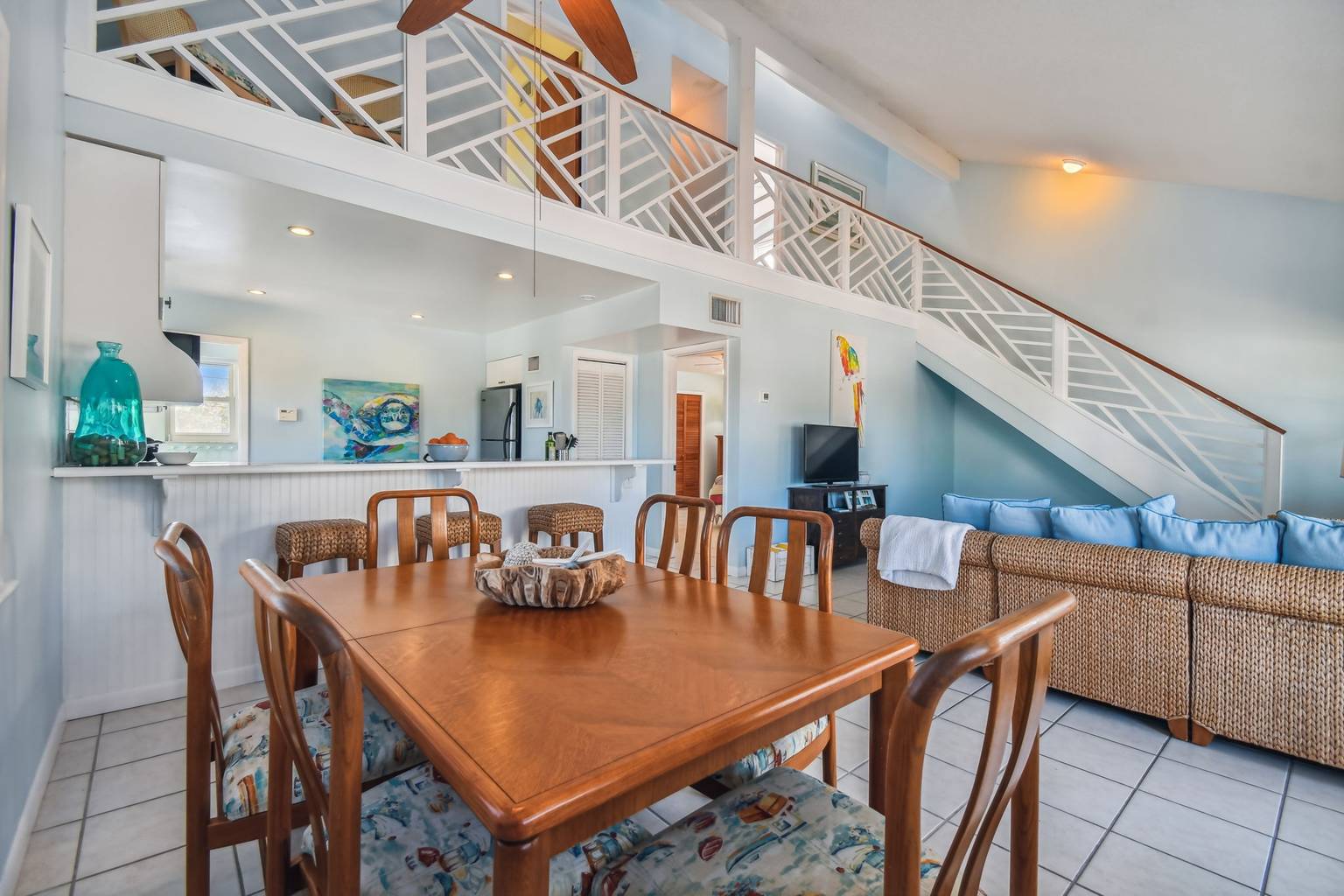 Tropical Island Getaway Monthly Beach Rental, Clearwater, Florida Bed