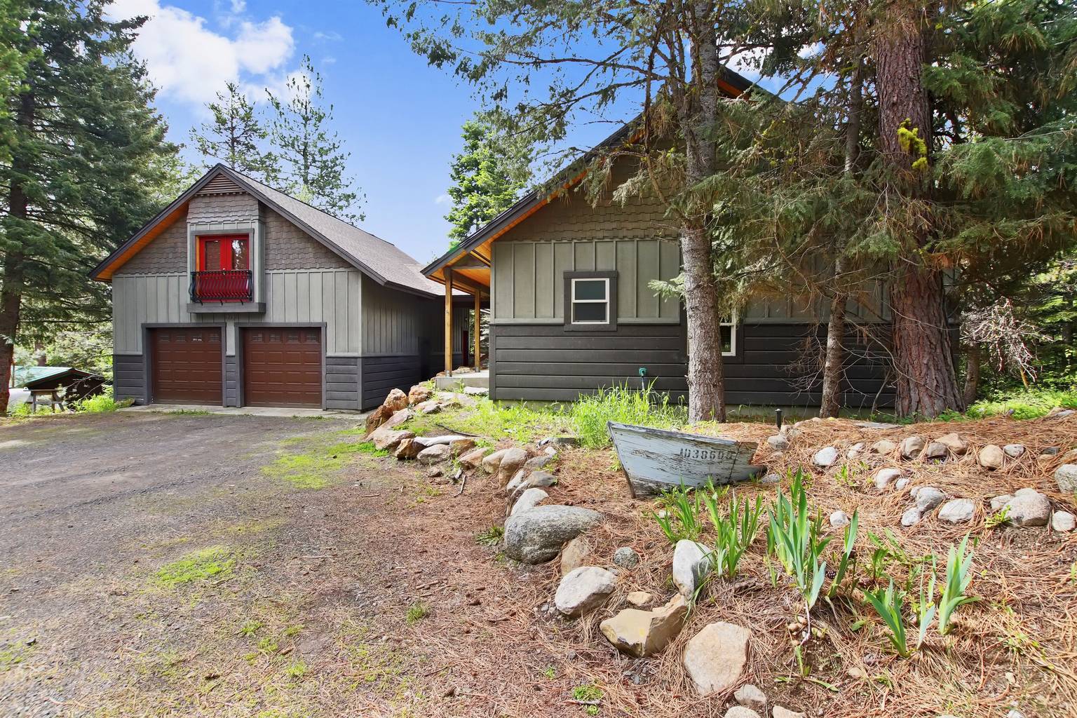 Magic Cabin in McCall Idaho With Hot Tub and Views, McCall, Idaho Bed