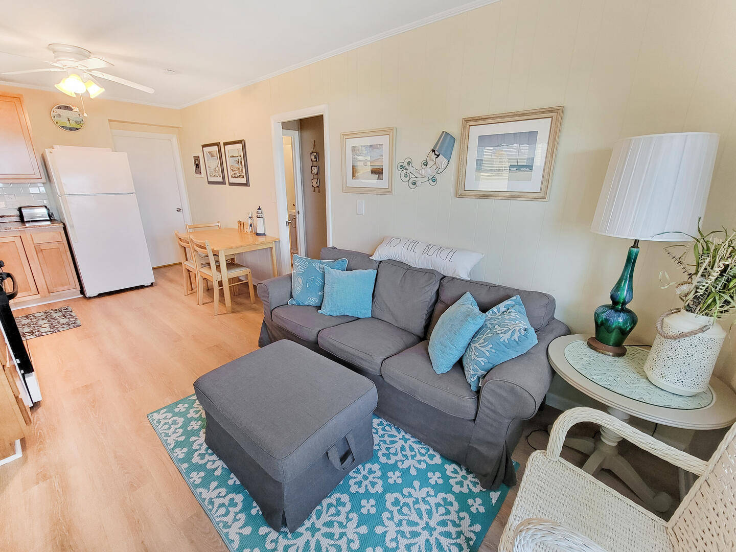 Oceanfront ground level condo on the boardwalk!, Ocean City, MD Bed and