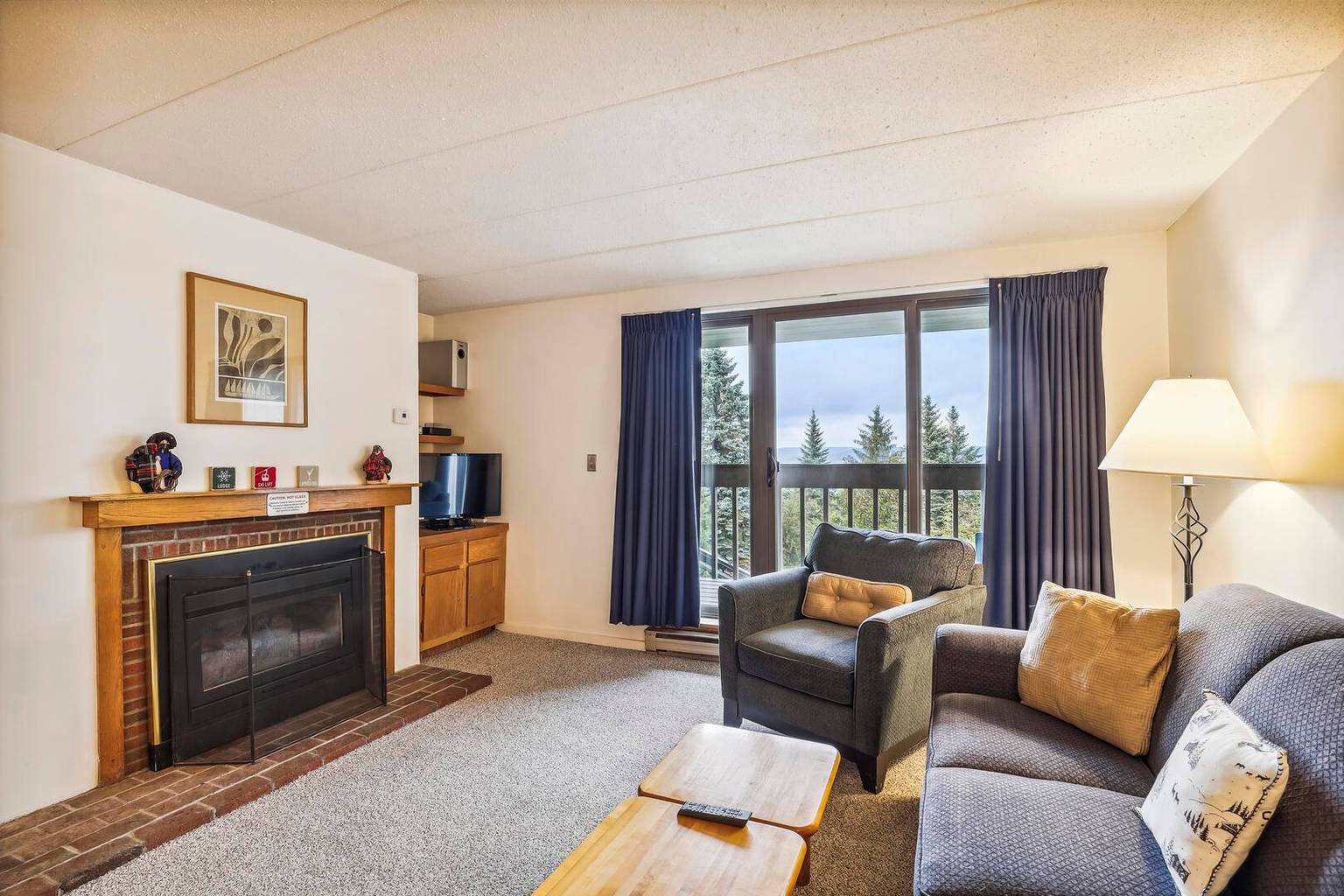 Pinnacle A11 Wonderful condo located at the base of Killington with a