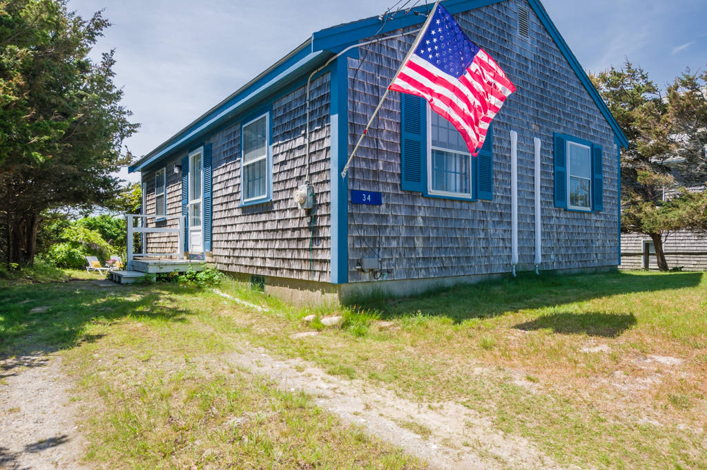34 North Shore Boulevard Extension East Sandwich Cape Cod, East Sandwich, Massachusetts Bed