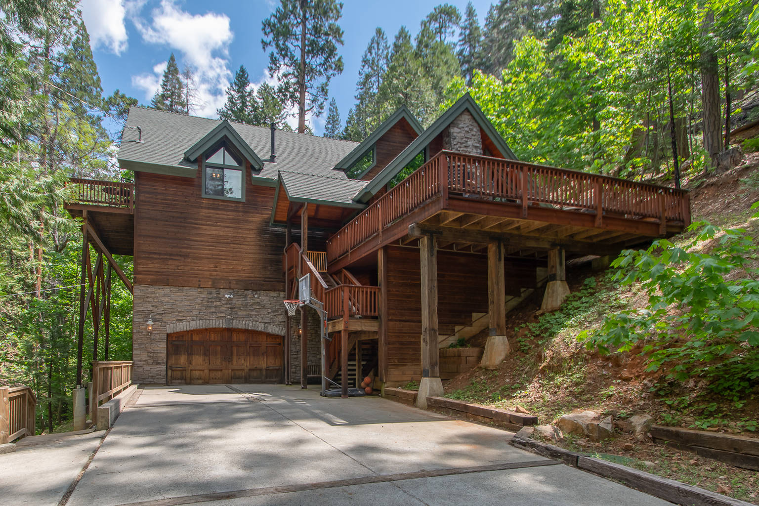 The Hideaway, Arnold, CA Bed and Breakfasts Inns