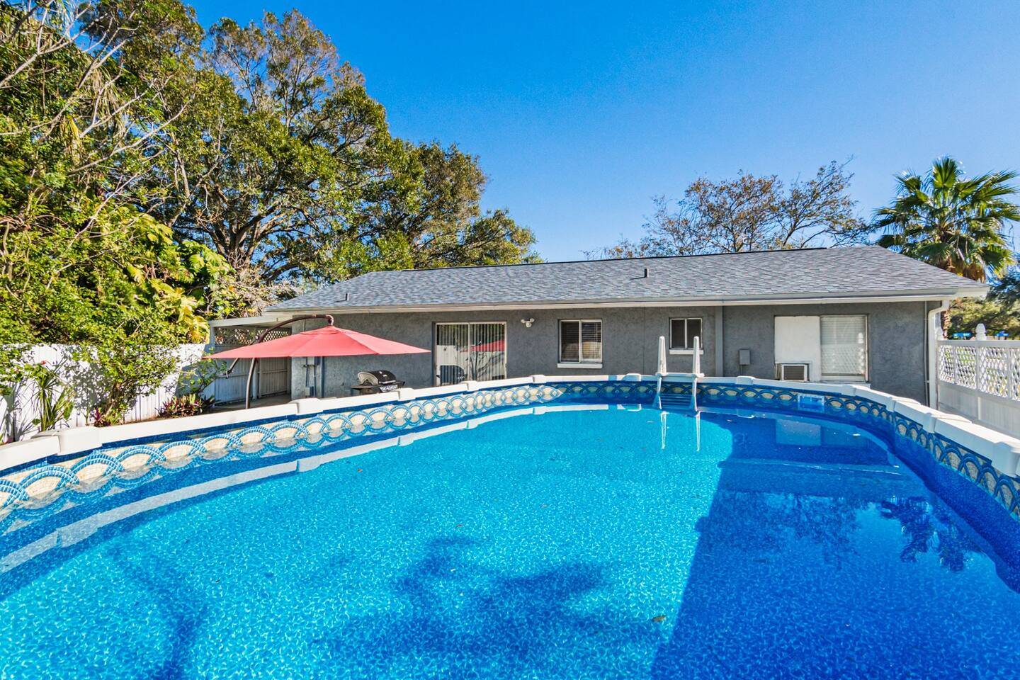 Heated Pool House Near Gulf Beaches!, Pinellas Park, FL Bed