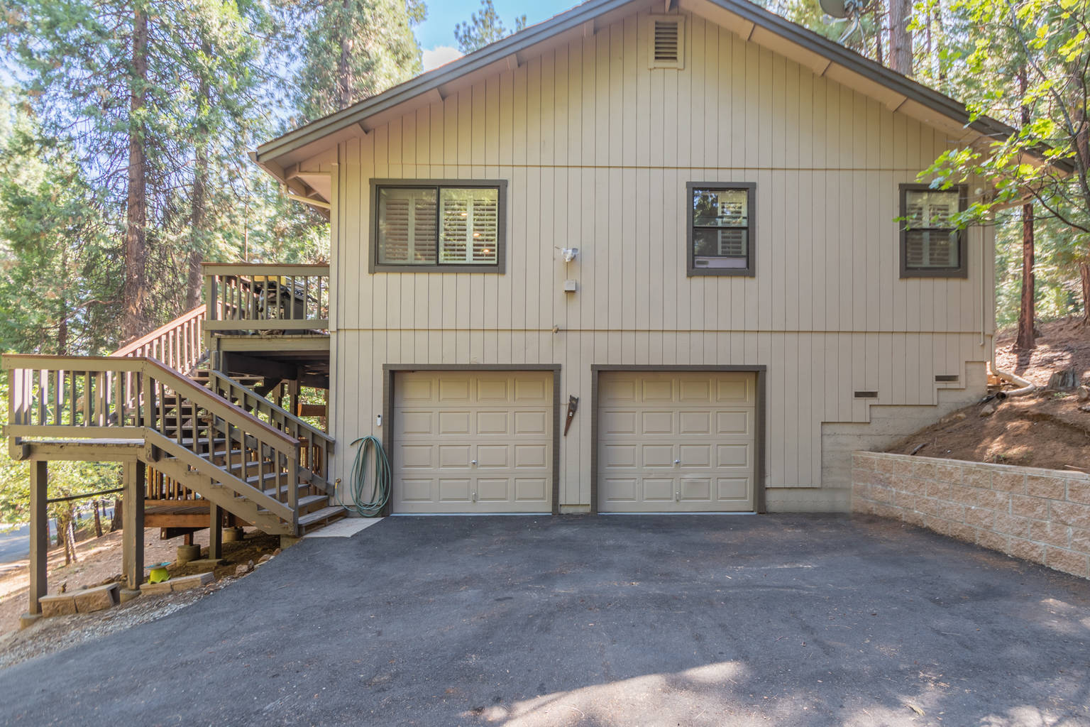 Huckleberry House, Arnold, CA Bed and Breakfasts Inns