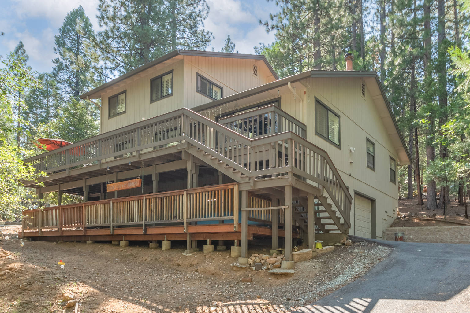 Huckleberry House, Arnold, CA Bed and Breakfasts Inns