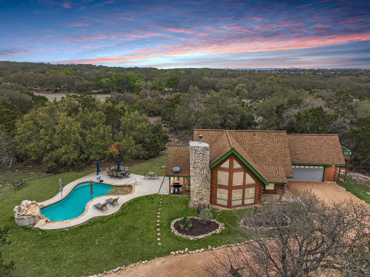 Rim Rock Cabin, Blanco, TX Bed and Breakfasts Inns