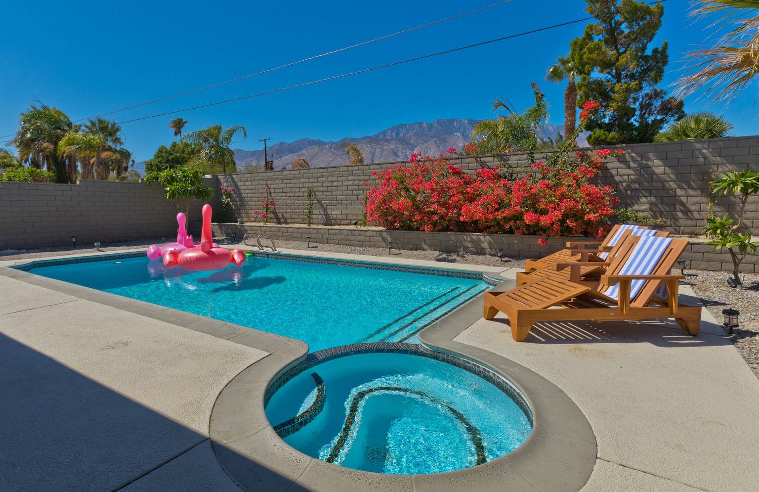 Azteca, Palm Springs, CA Bed and Breakfasts Inns