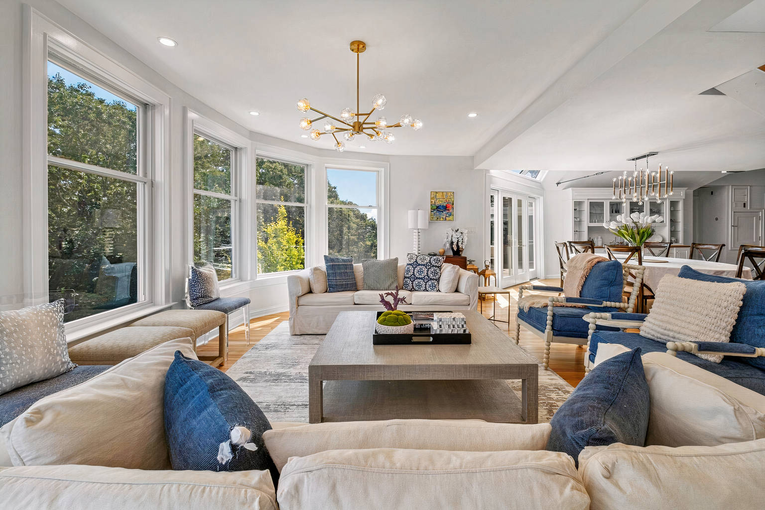 The York Estate by MyLuxVaca w/ Private Beach , Cape Neddick, ME Bed