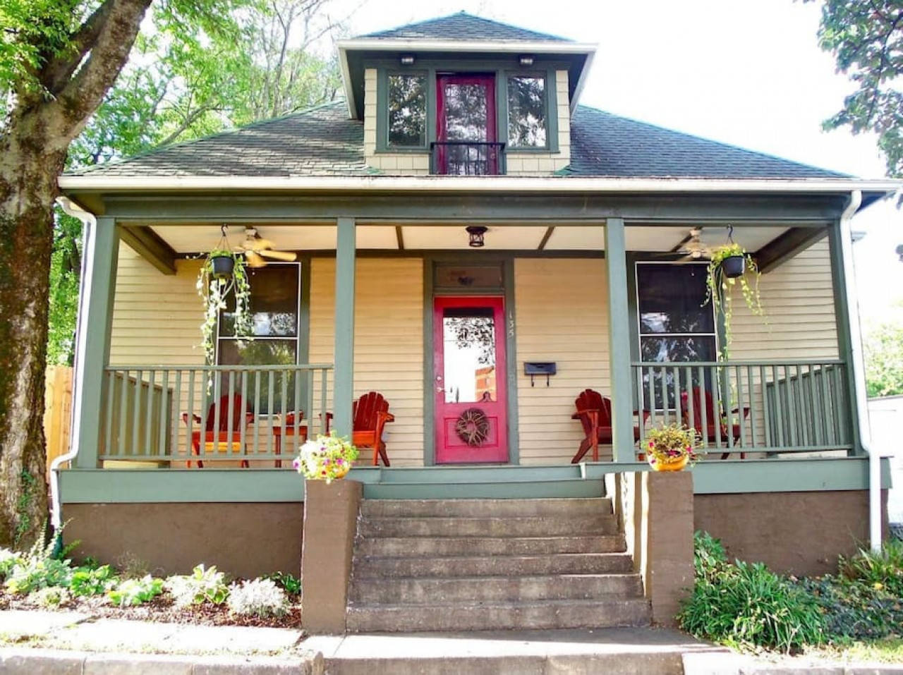 Jennings · Downtown Knox! Walk to Food & Drinks + Fire Pit, Knoxville