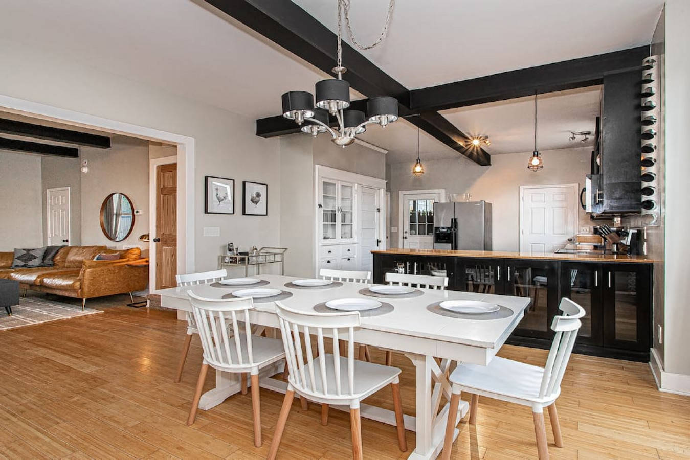 Jennings · Downtown Knox! Walk to Food & Drinks + Fire Pit, Knoxville