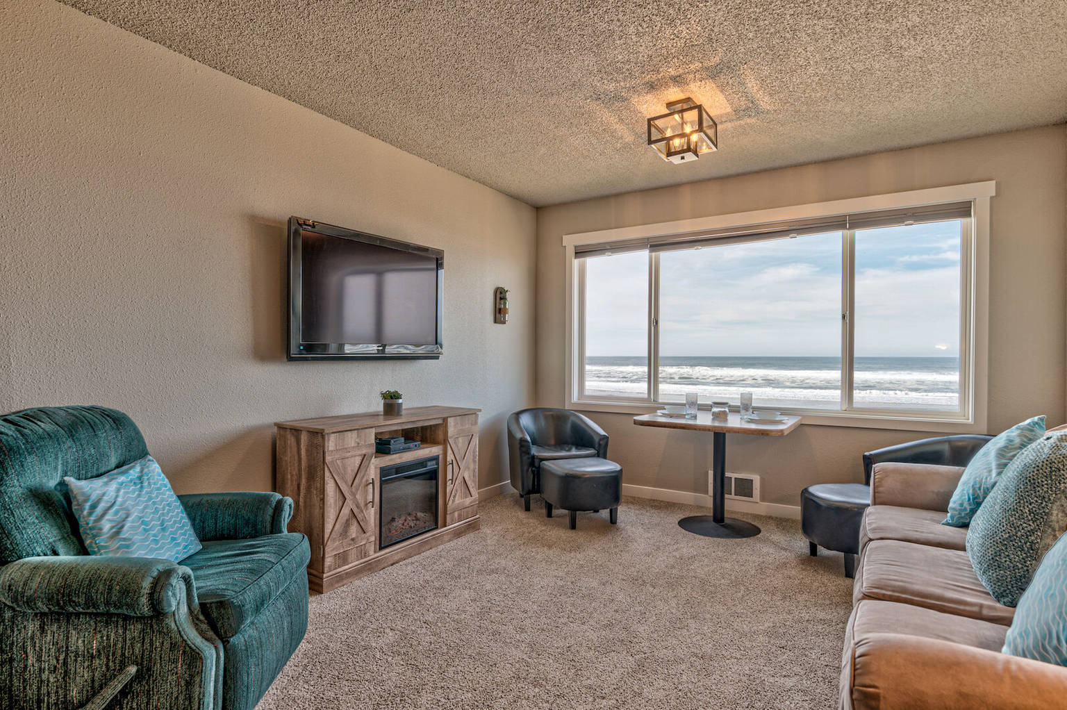 322 Ahoy Named Sue, Lincoln City, Oregon Bed and Breakfasts Inns