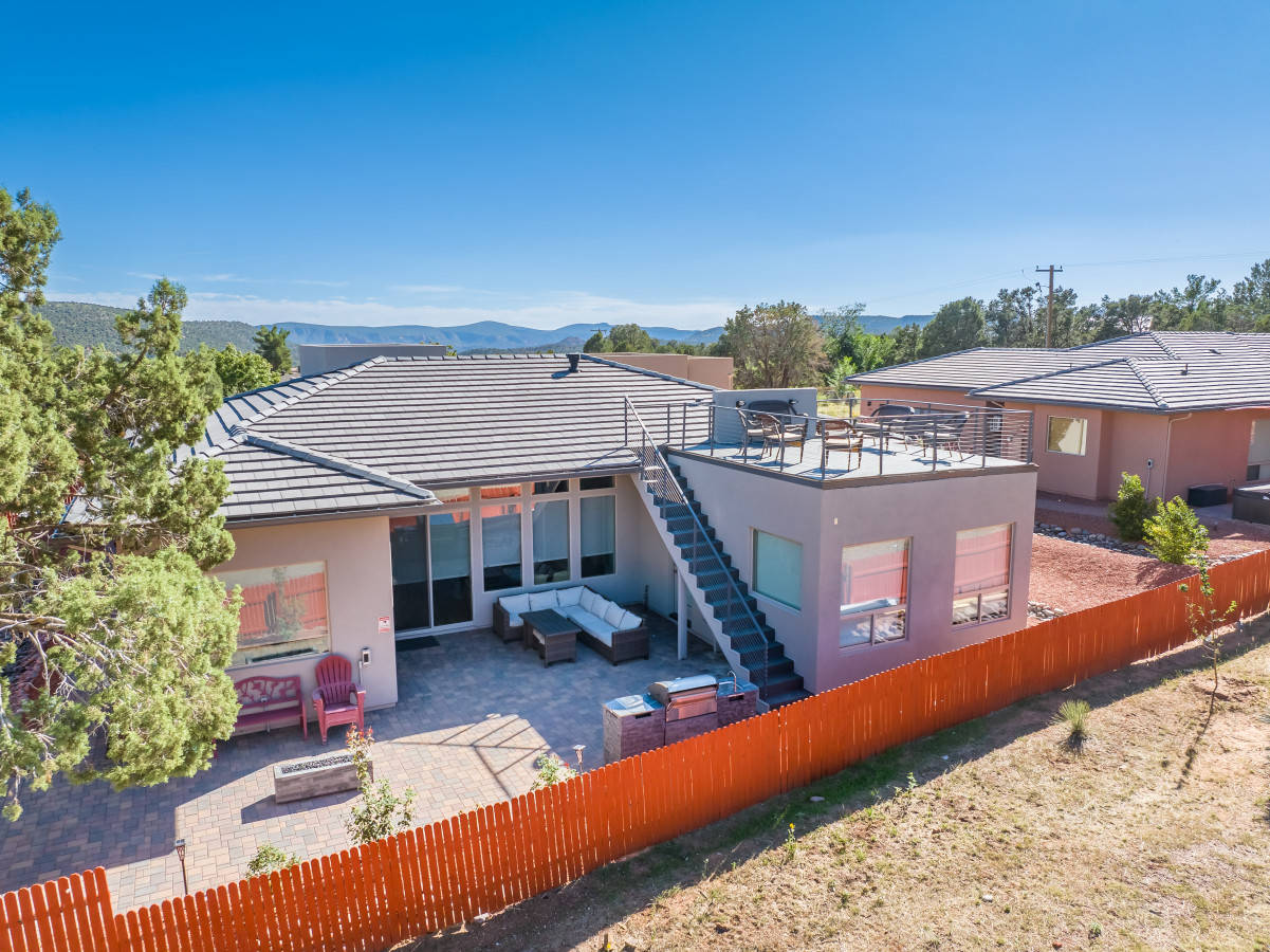 Sedona Desert Modern Hot Tub & Rooftop Deck with 360 Views, Sedona