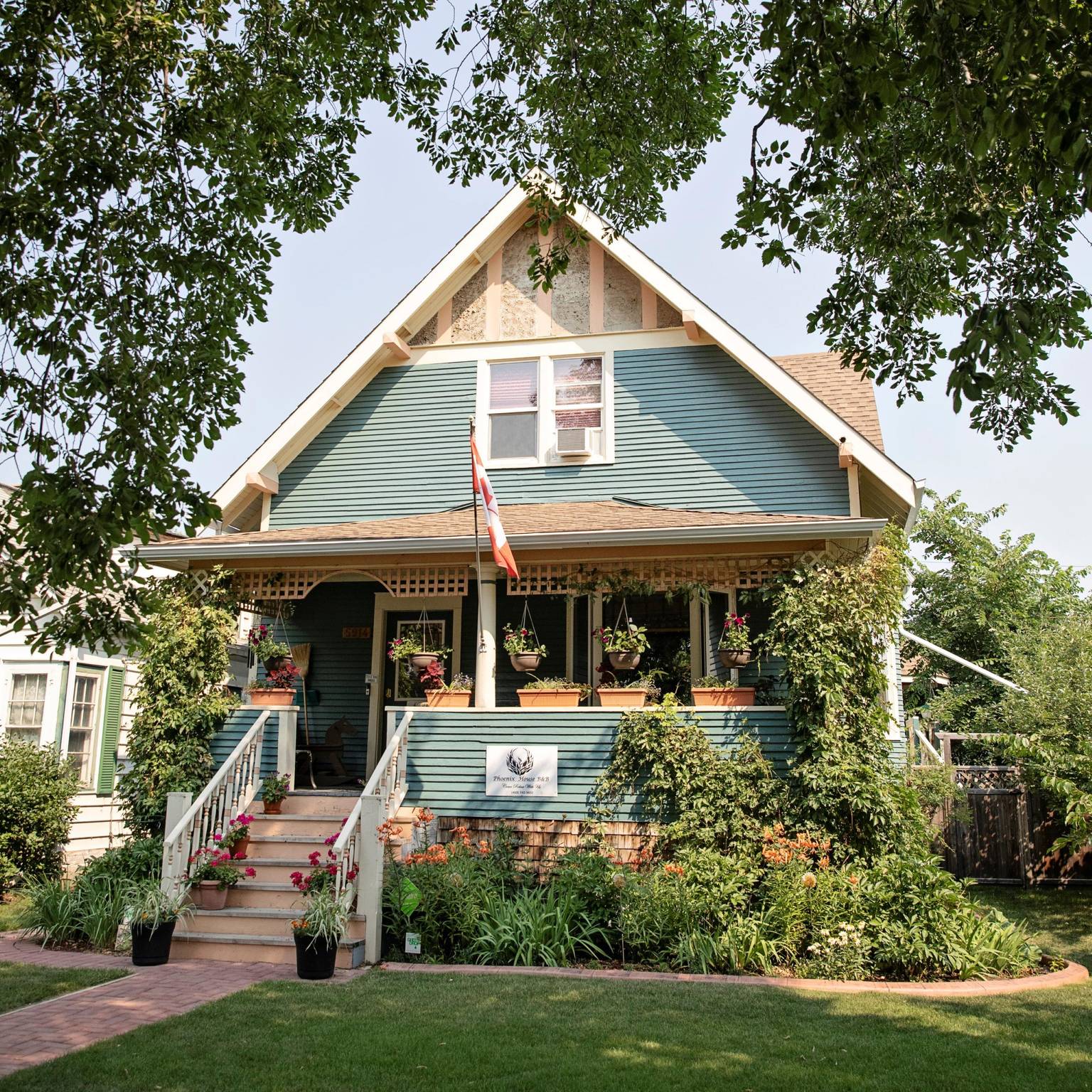 The Phoenix House B&B, Stettler, Alberta Bed and Breakfasts Inns