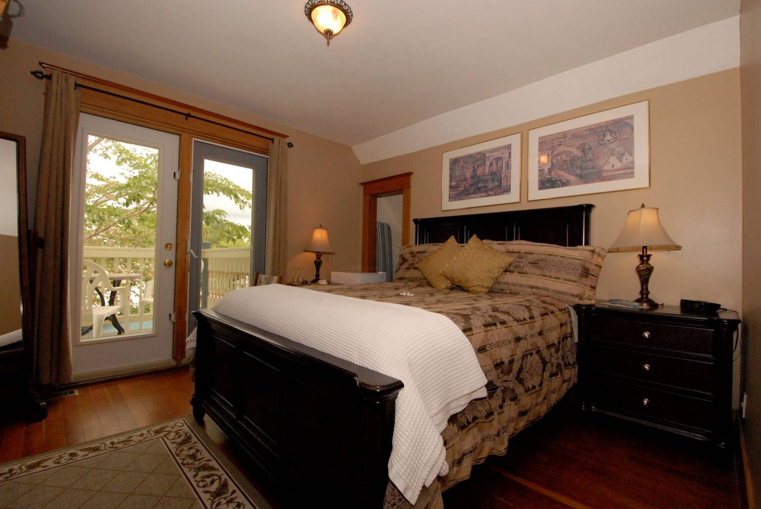 The Phoenix House B&B, Stettler, Alberta Bed and Breakfasts Inns