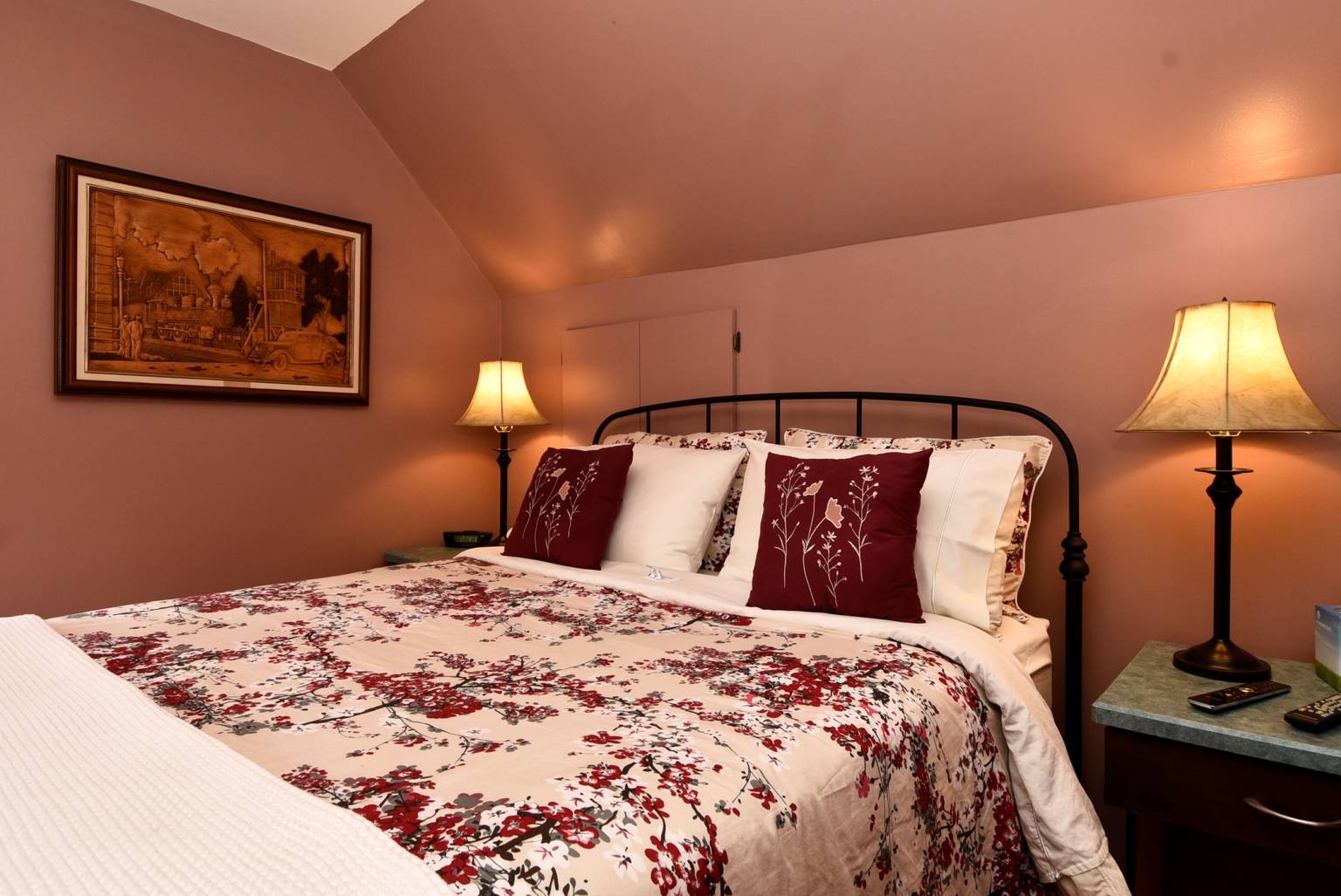 The Phoenix House B&B, Stettler, Alberta Bed and Breakfasts Inns