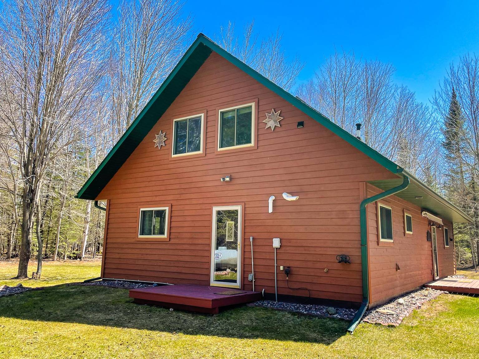 South Shore Chalet Luxury & Comfort By the Lake, Herbster, WI Bed and