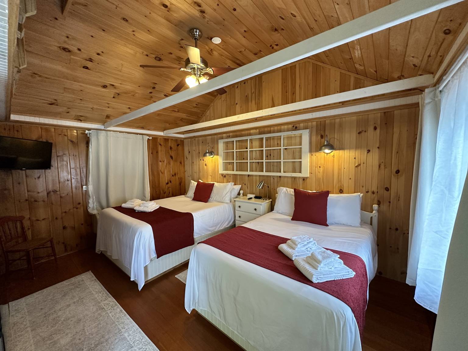 Cottage 4 1 Bedroom Wolfeboro Winnipesaukee, Wolfeboro, NH Bed and