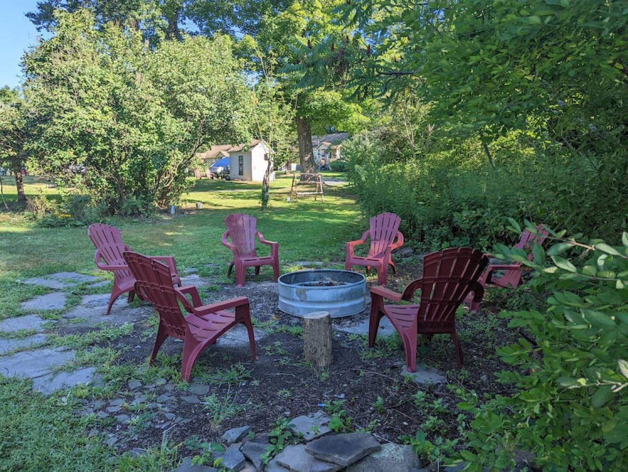 26 Hope St · Romantic retreat or family fun with fireplace. Universally