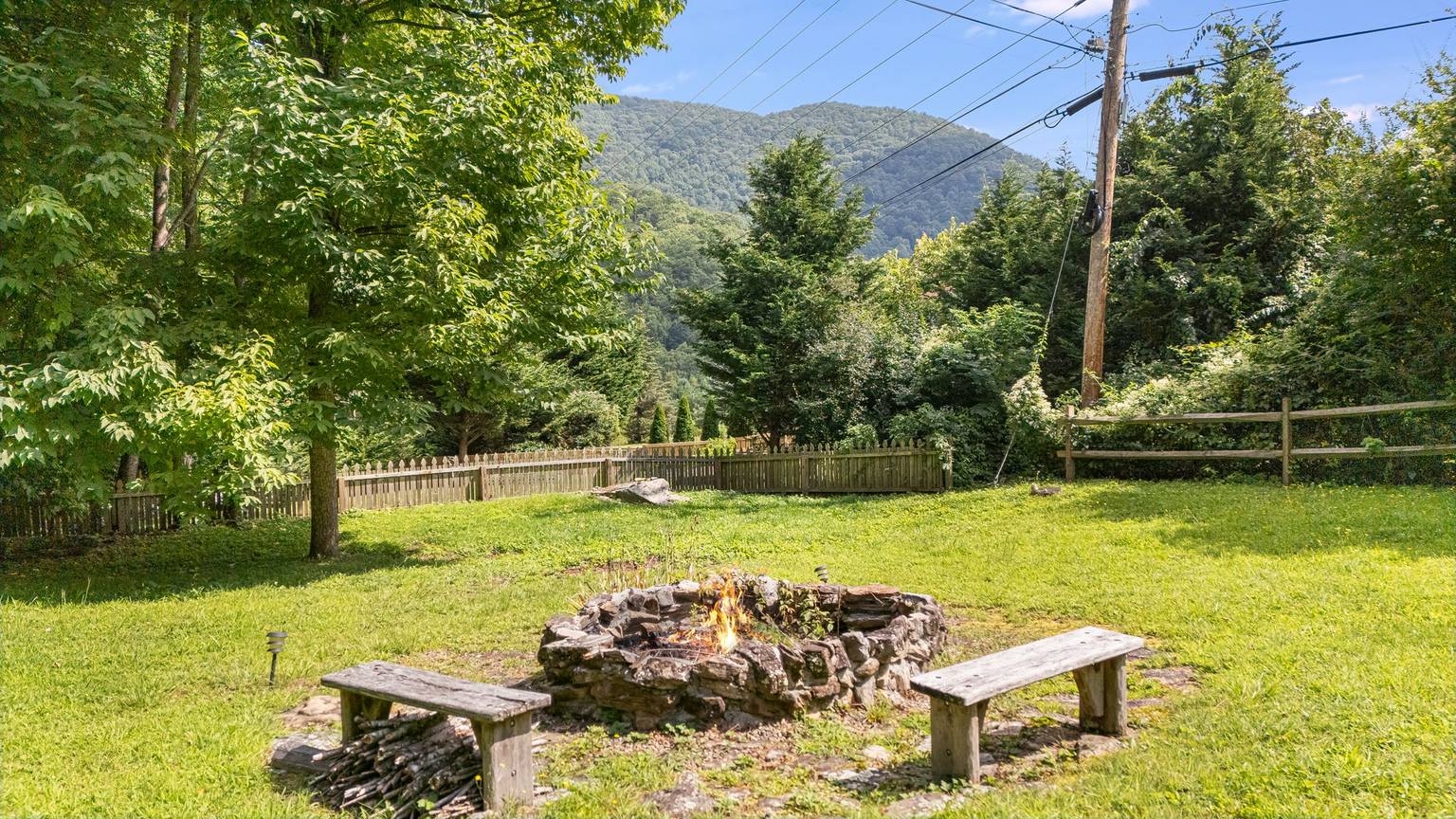 Waynesville Vacation Rental