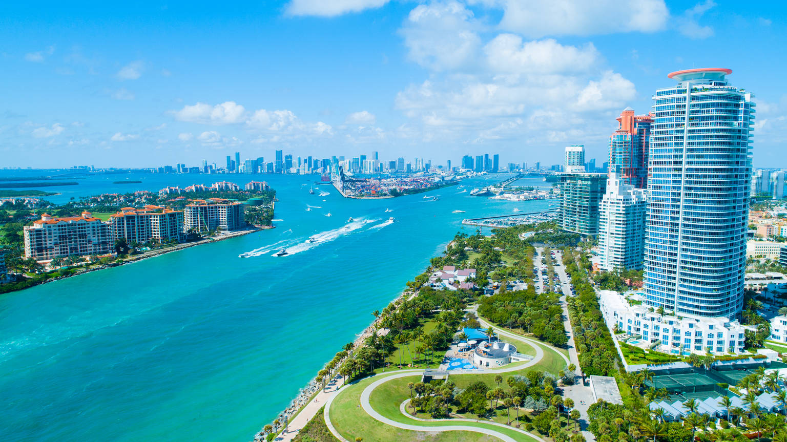 Miami, FLorida Vacation Rentals: Beach Houses, Luxury Condos, & More